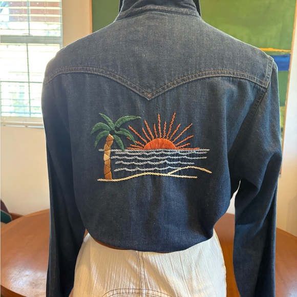 Vintage Levi's Blue Denim Shirt with Red Label - Picture 5 of 13